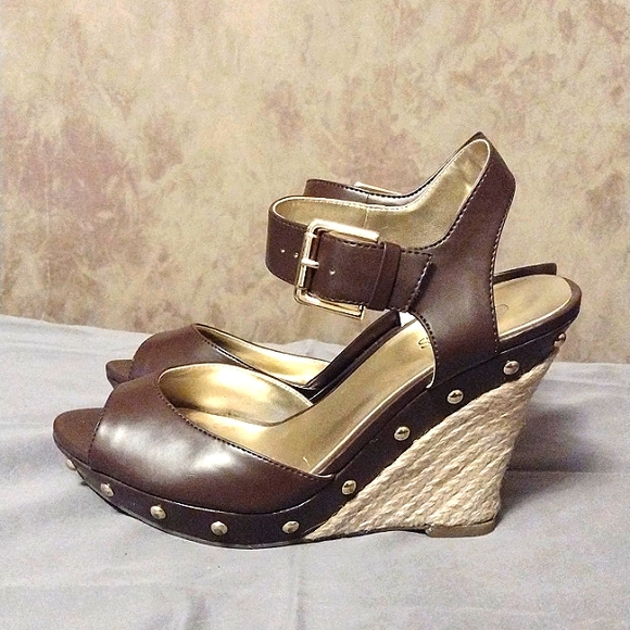 Guess Wedge Sandals Size 7M - Picture 7 of 13